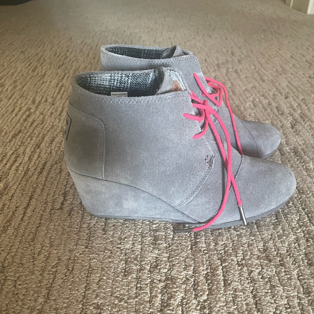 Toms Lace Up Wedge Booties